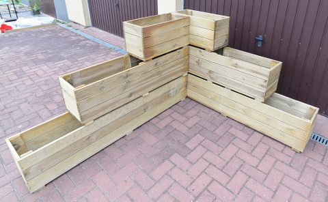Doniczka 60x30x30cm ryflowana impr. ciśnieniowo Doniczka 60x30x30cm ryflowana impr. ciśnieniowo