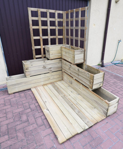 Doniczka 60x30x30cm ryflowana impr. ciśnieniowo Doniczka 60x30x30cm ryflowana impr. ciśnieniowo