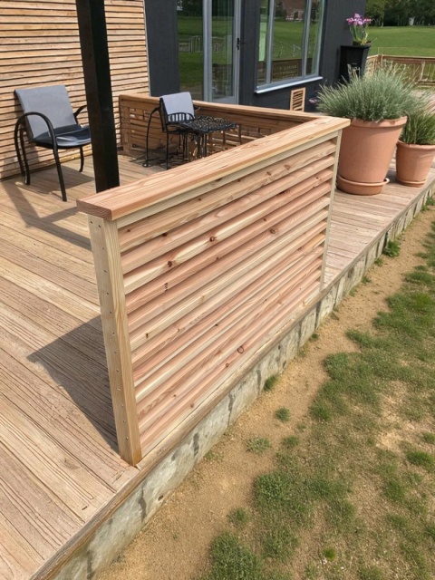 Balustrada tarasowa wykonana z modrzewia kl. C styl żaluzjowy wym. (100-160|)cm dł. 85cm wys.